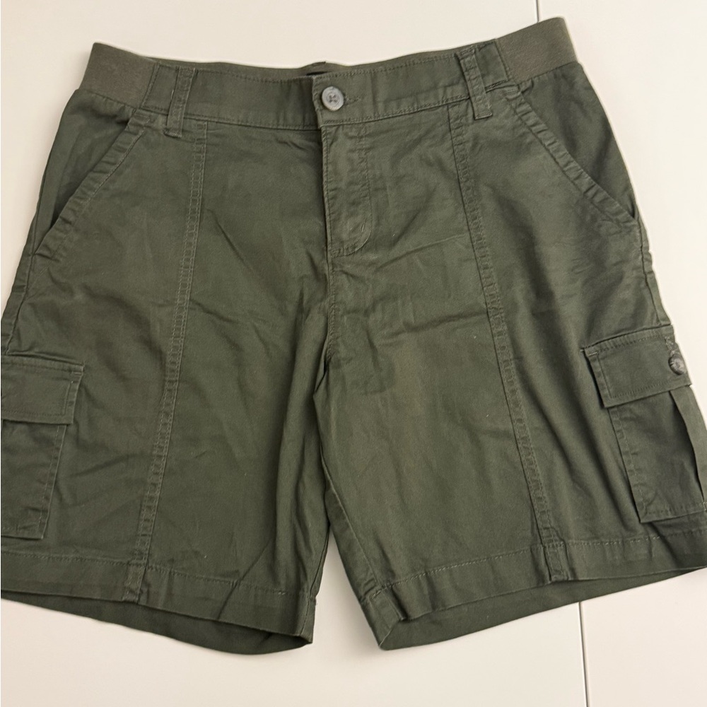 Lee Women's Cargo Utility Dark Olive Shorts Size 10 petite